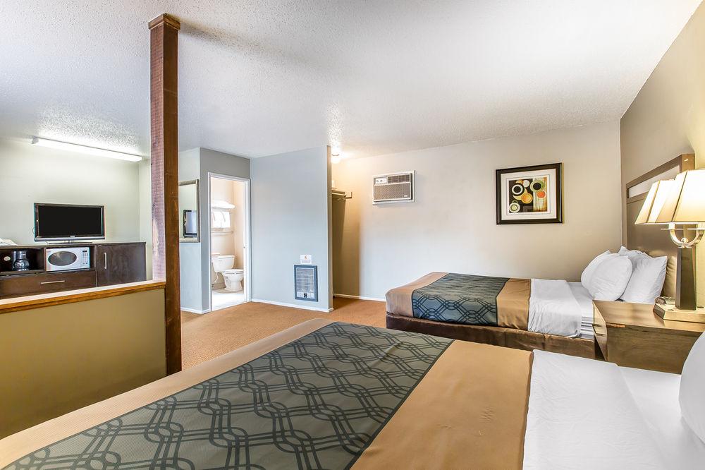 Econo Lodge Inn & Suites Yreka Eksteriør billede