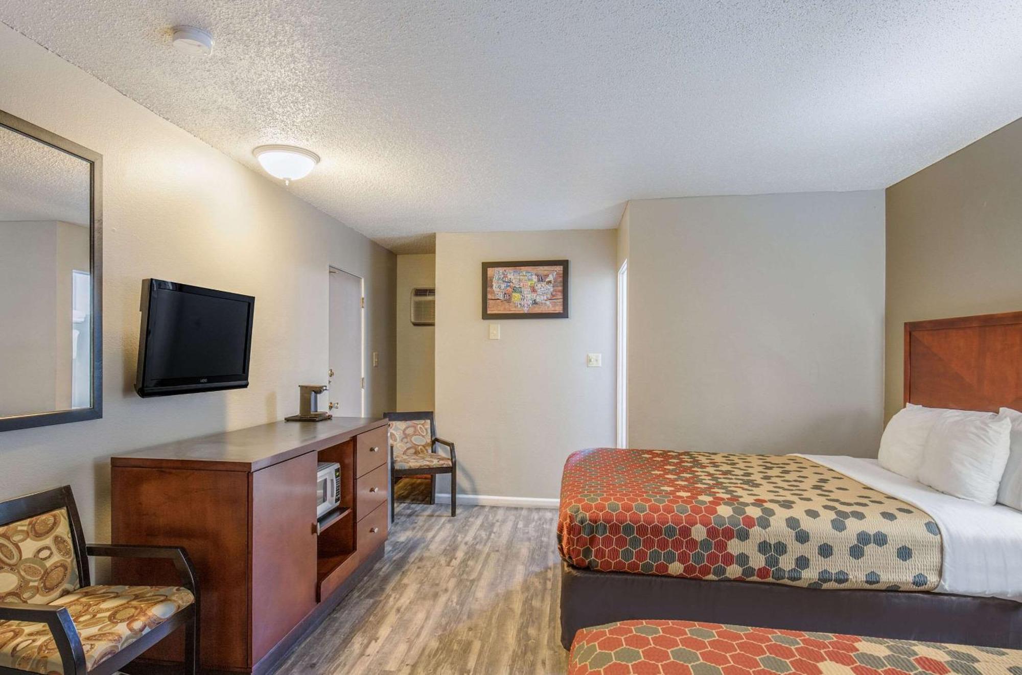 Econo Lodge Inn & Suites Yreka Eksteriør billede