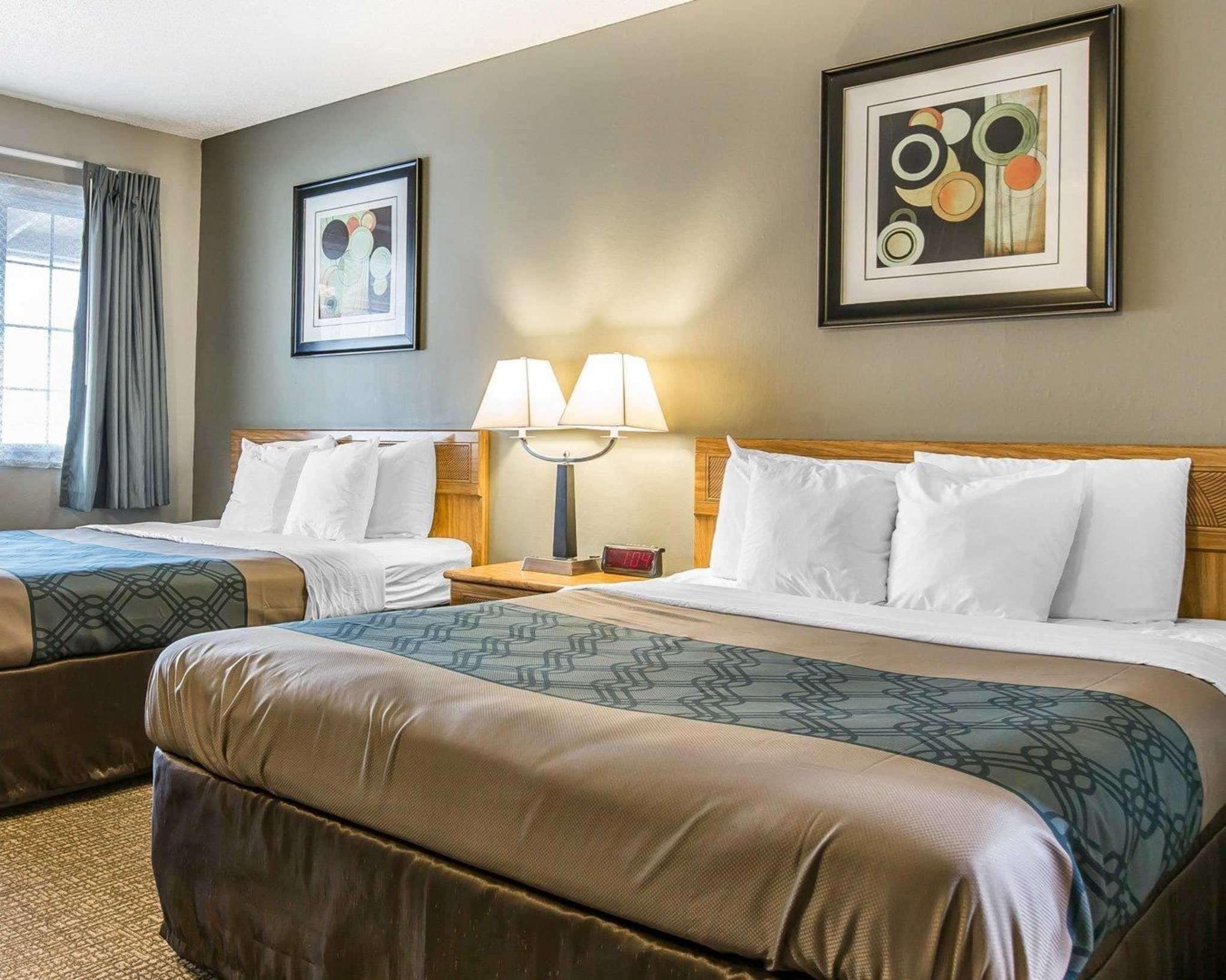 Econo Lodge Inn & Suites Yreka Eksteriør billede