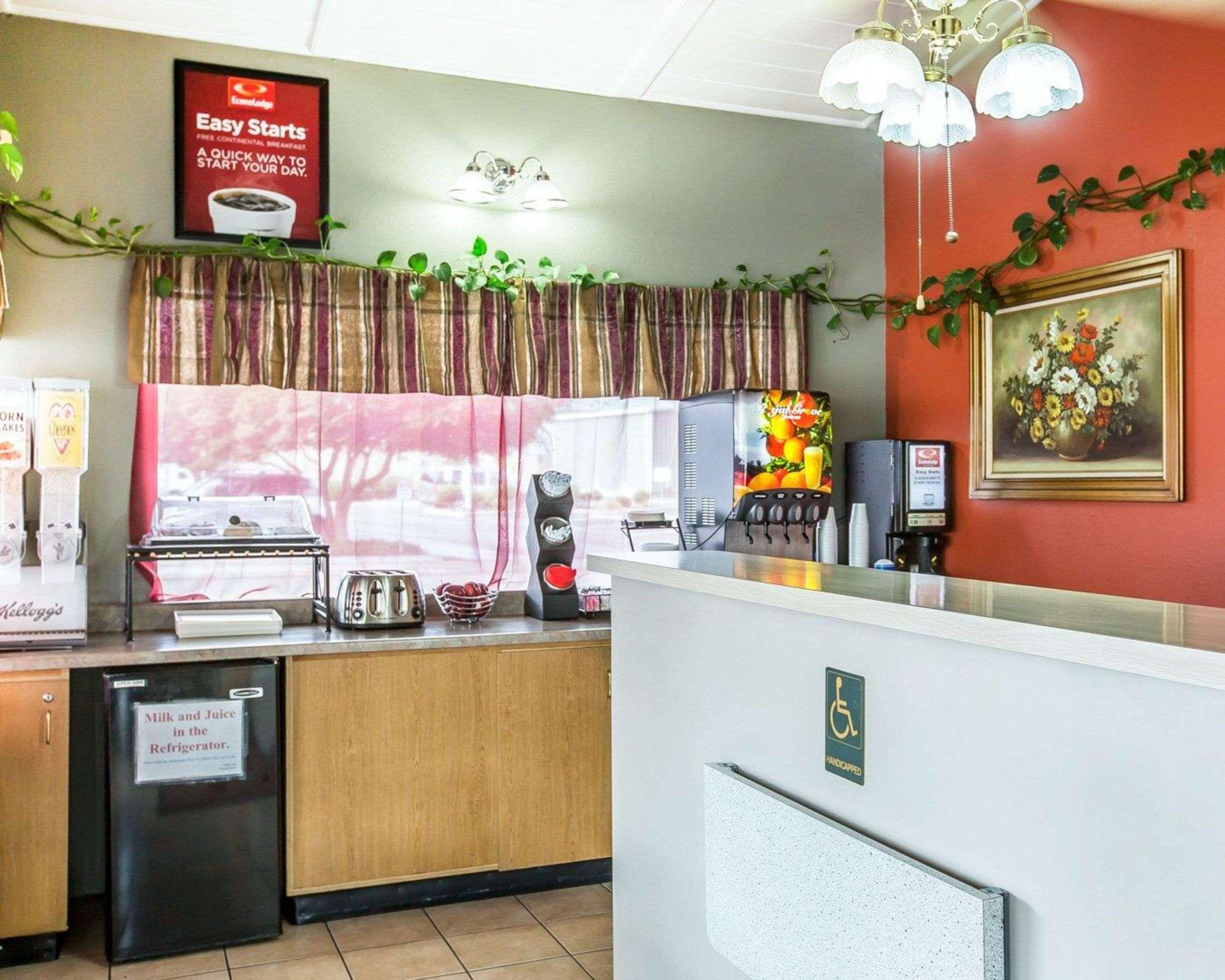 Econo Lodge Inn & Suites Yreka Eksteriør billede