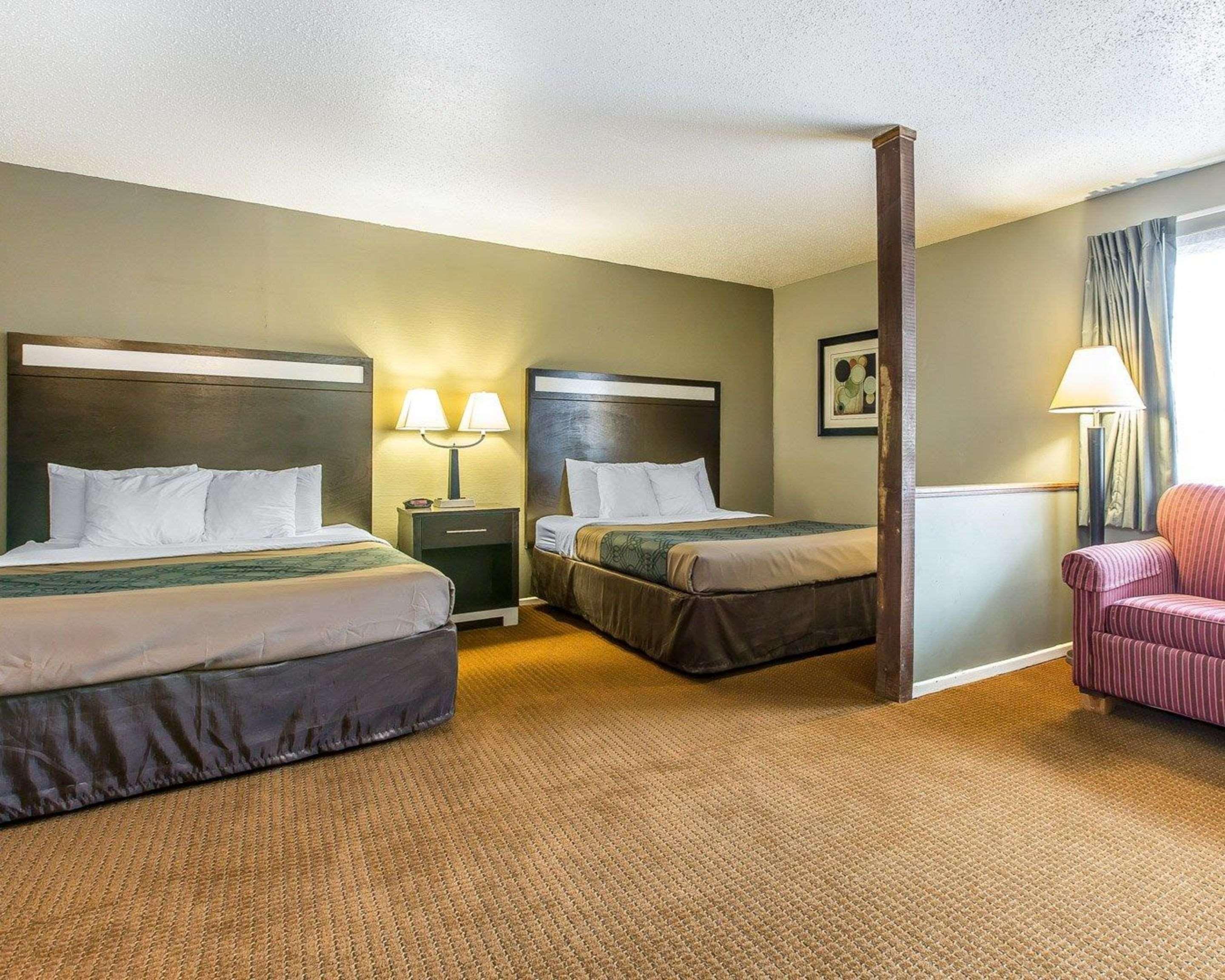 Econo Lodge Inn & Suites Yreka Eksteriør billede