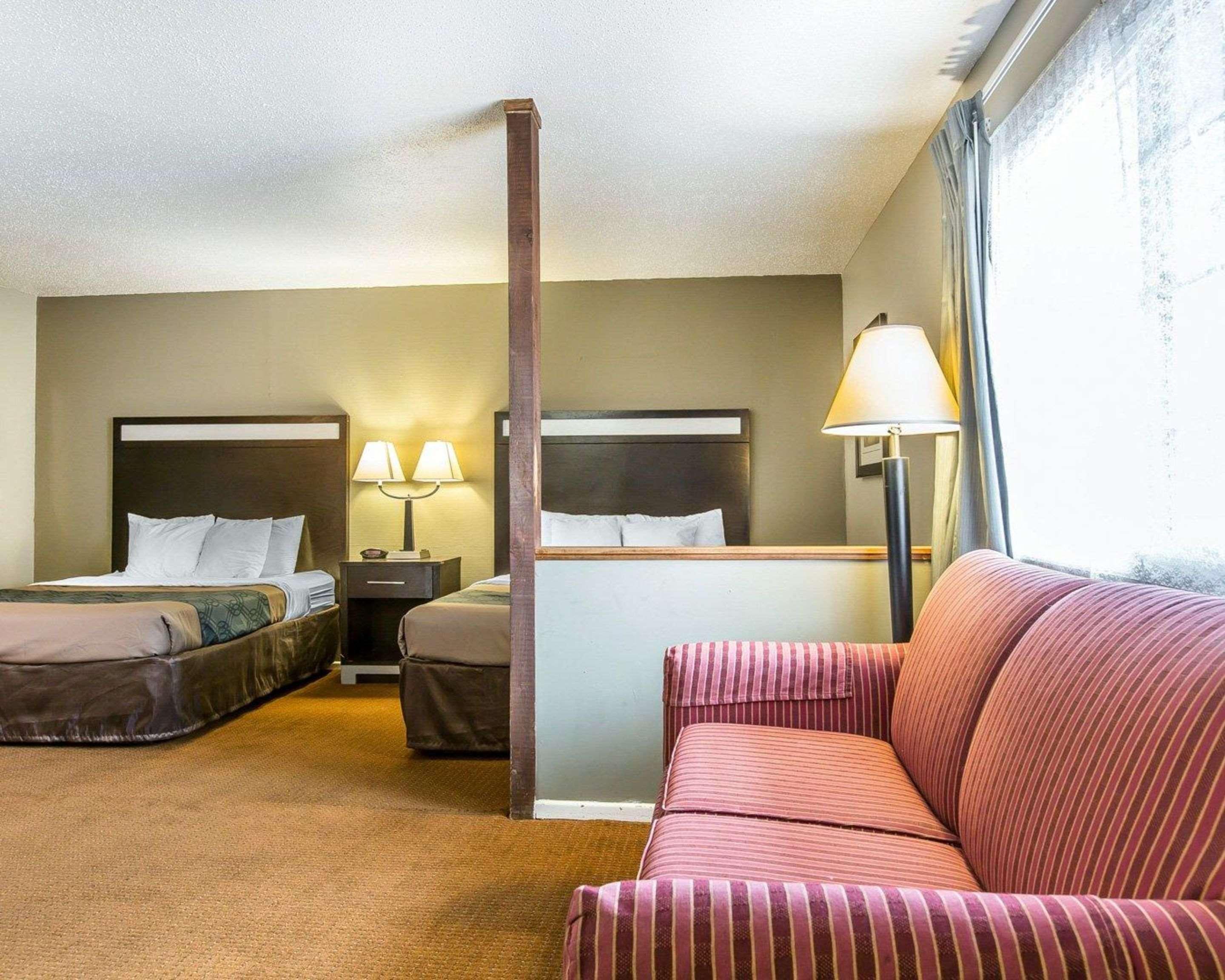 Econo Lodge Inn & Suites Yreka Eksteriør billede