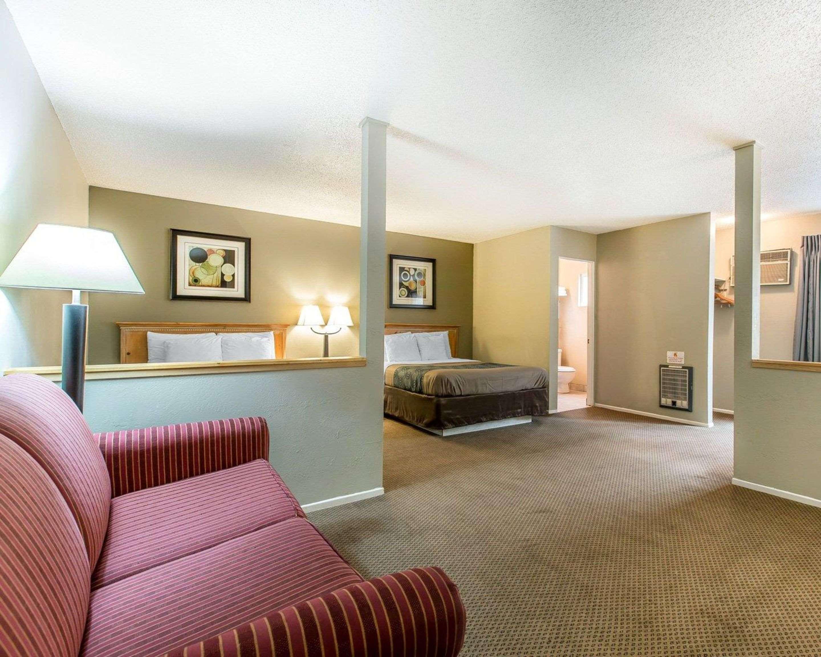 Econo Lodge Inn & Suites Yreka Eksteriør billede