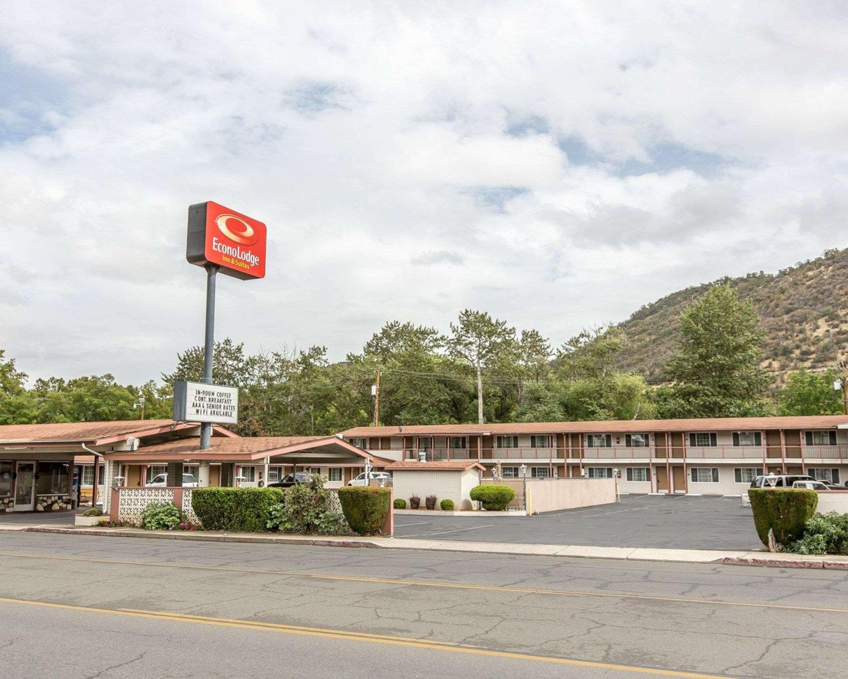 Econo Lodge Inn & Suites Yreka Eksteriør billede