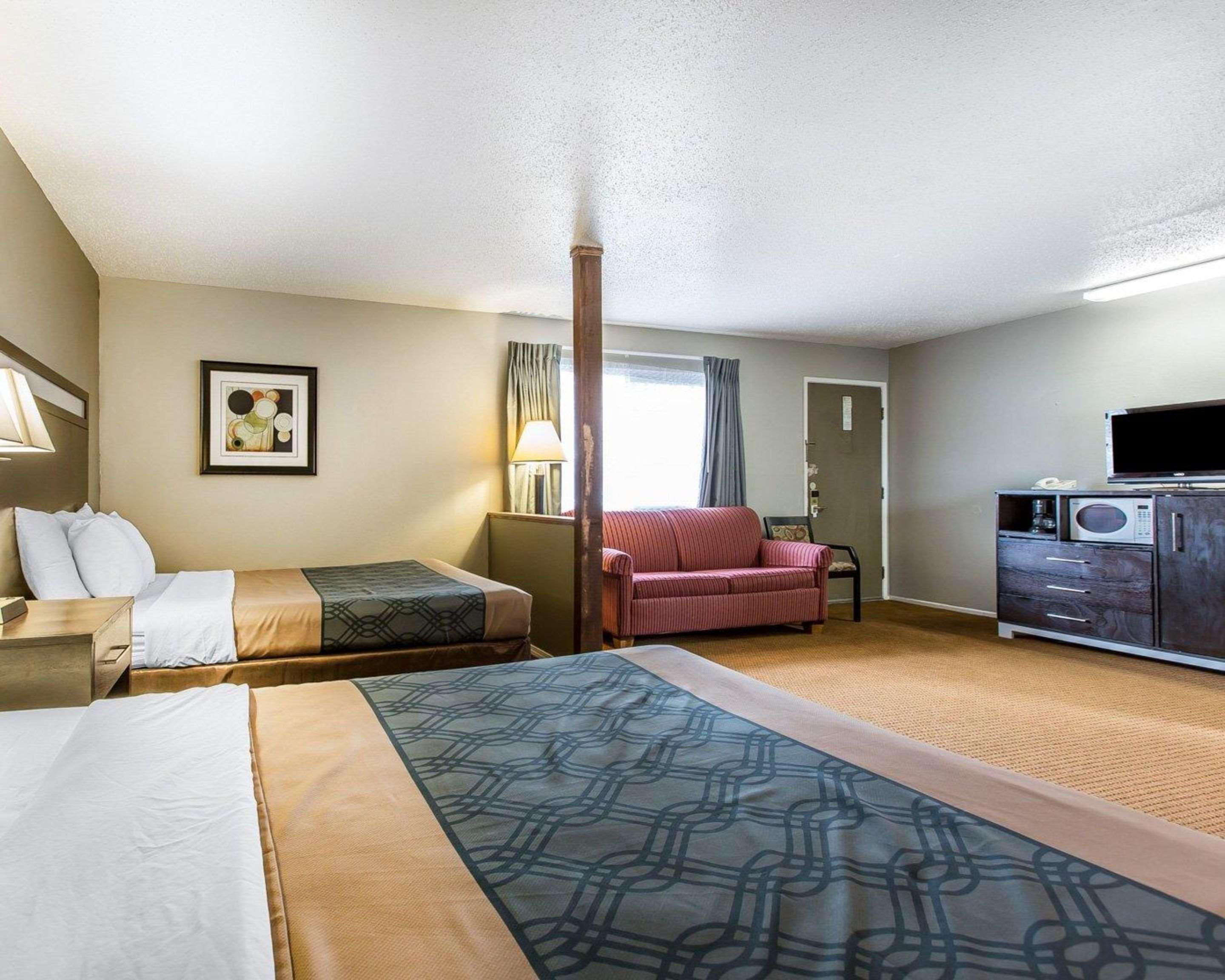 Econo Lodge Inn & Suites Yreka Eksteriør billede