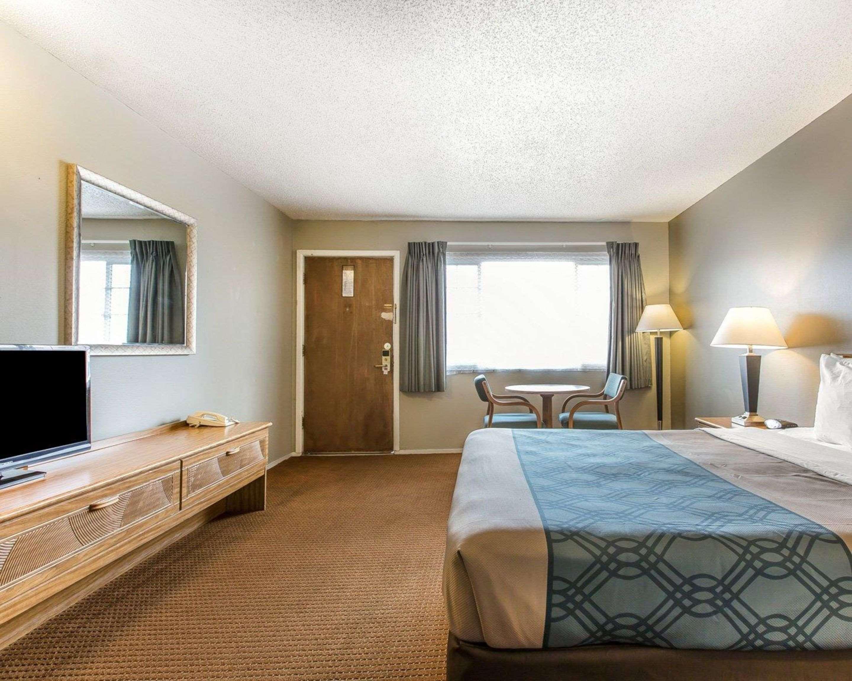 Econo Lodge Inn & Suites Yreka Eksteriør billede