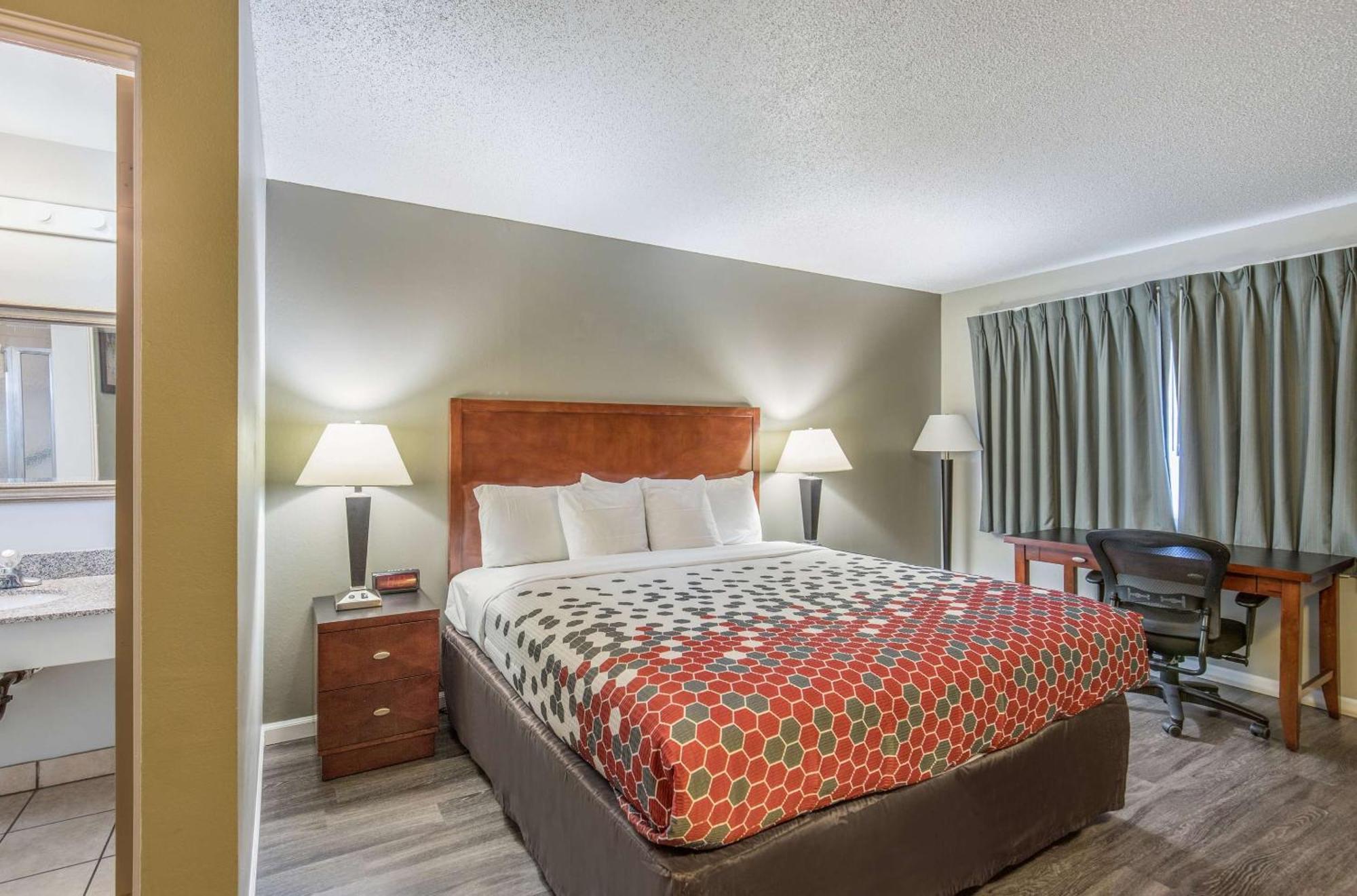 Econo Lodge Inn & Suites Yreka Eksteriør billede