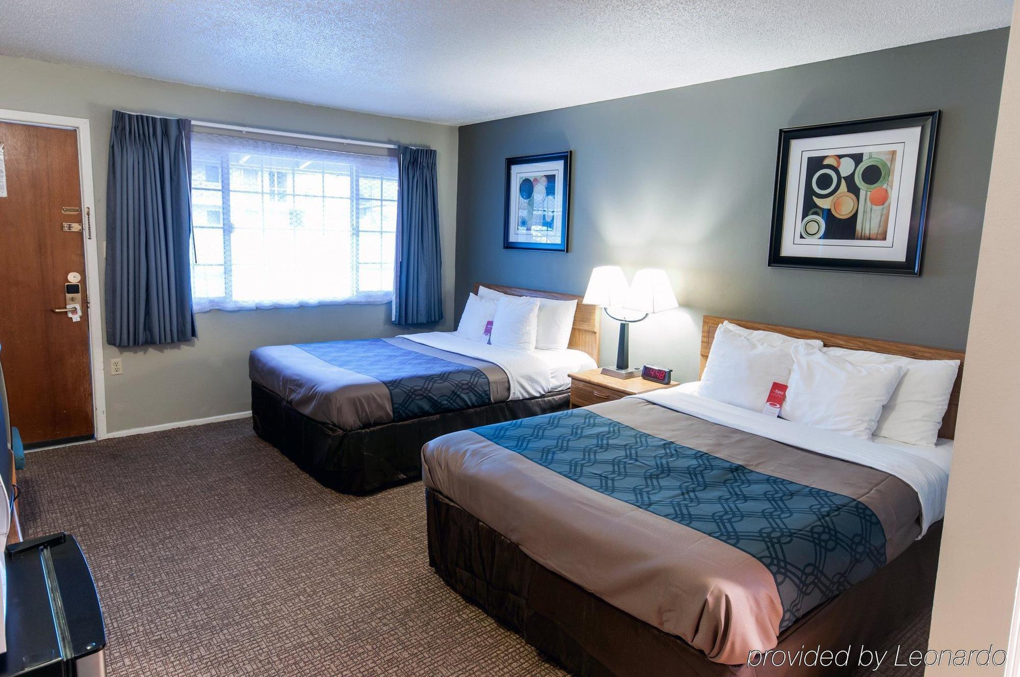 Econo Lodge Inn & Suites Yreka Eksteriør billede