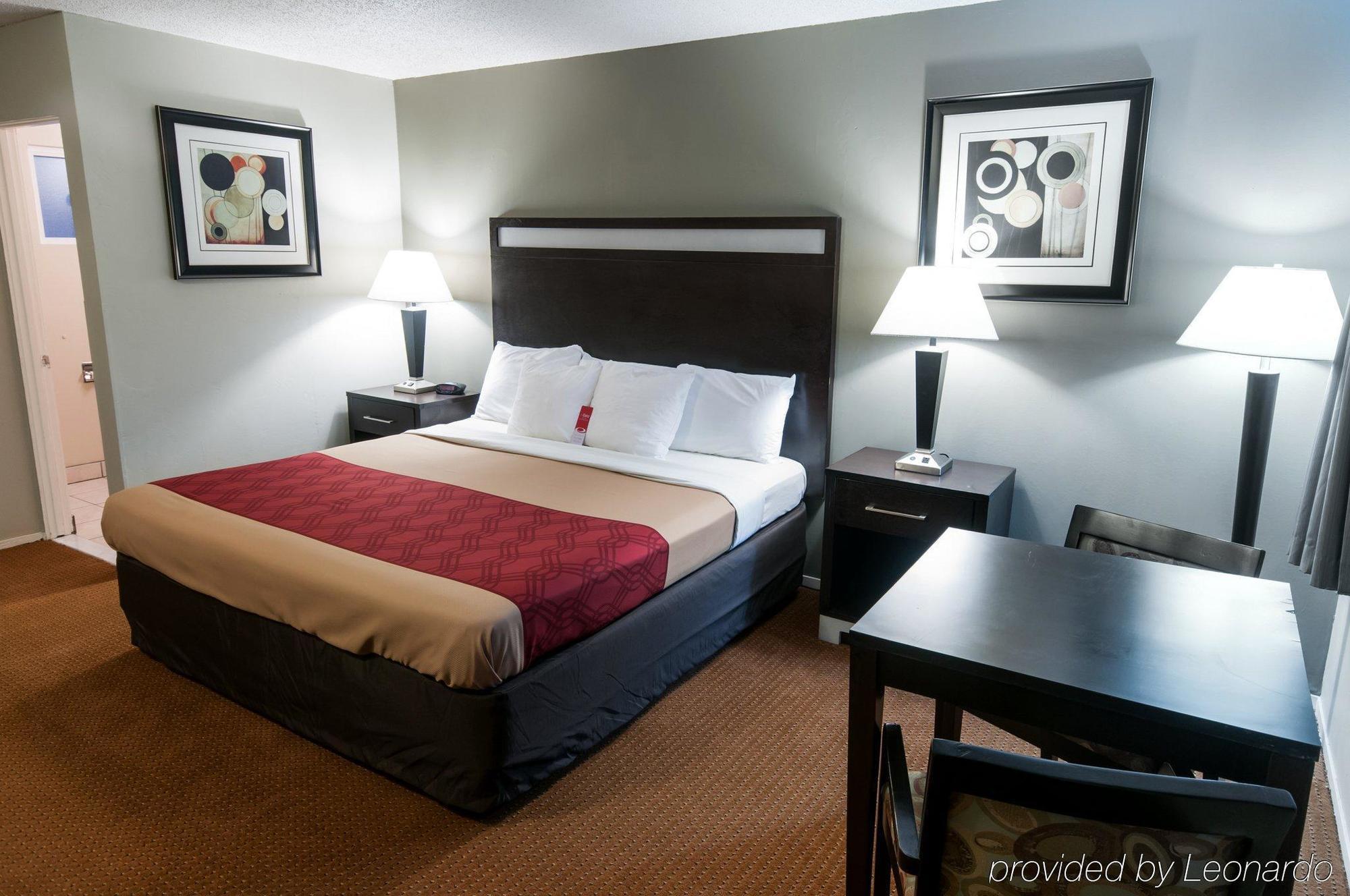 Econo Lodge Inn & Suites Yreka Eksteriør billede