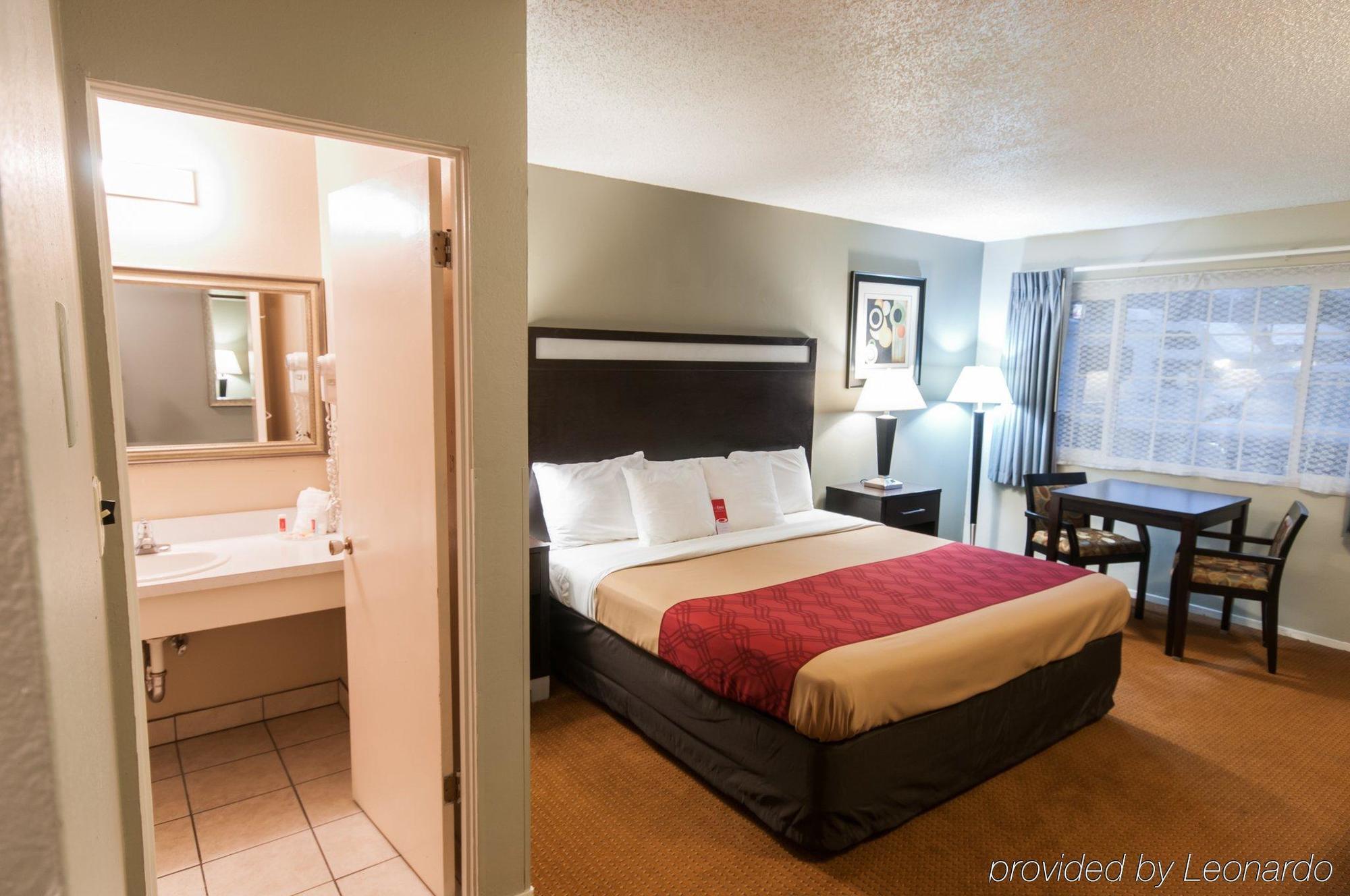 Econo Lodge Inn & Suites Yreka Eksteriør billede