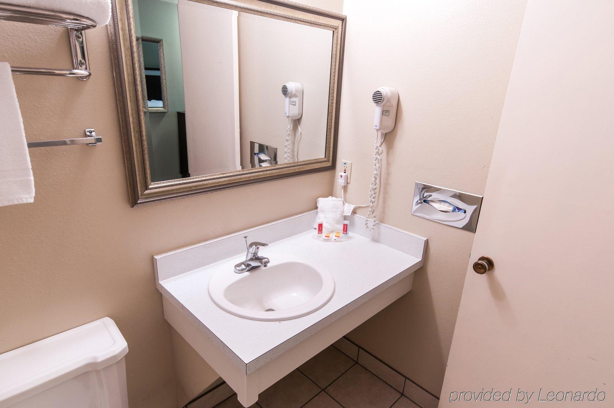 Econo Lodge Inn & Suites Yreka Eksteriør billede