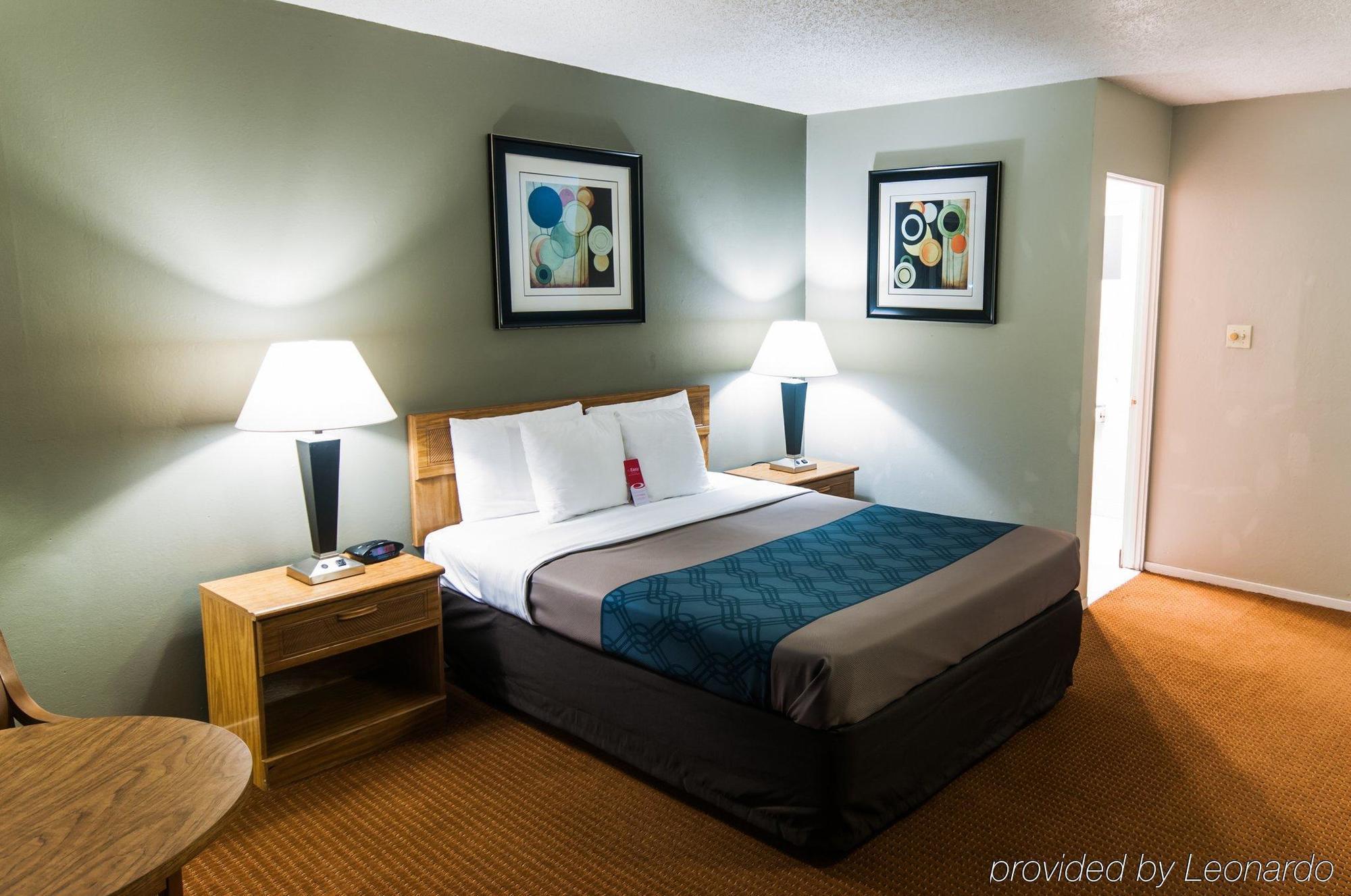 Econo Lodge Inn & Suites Yreka Eksteriør billede