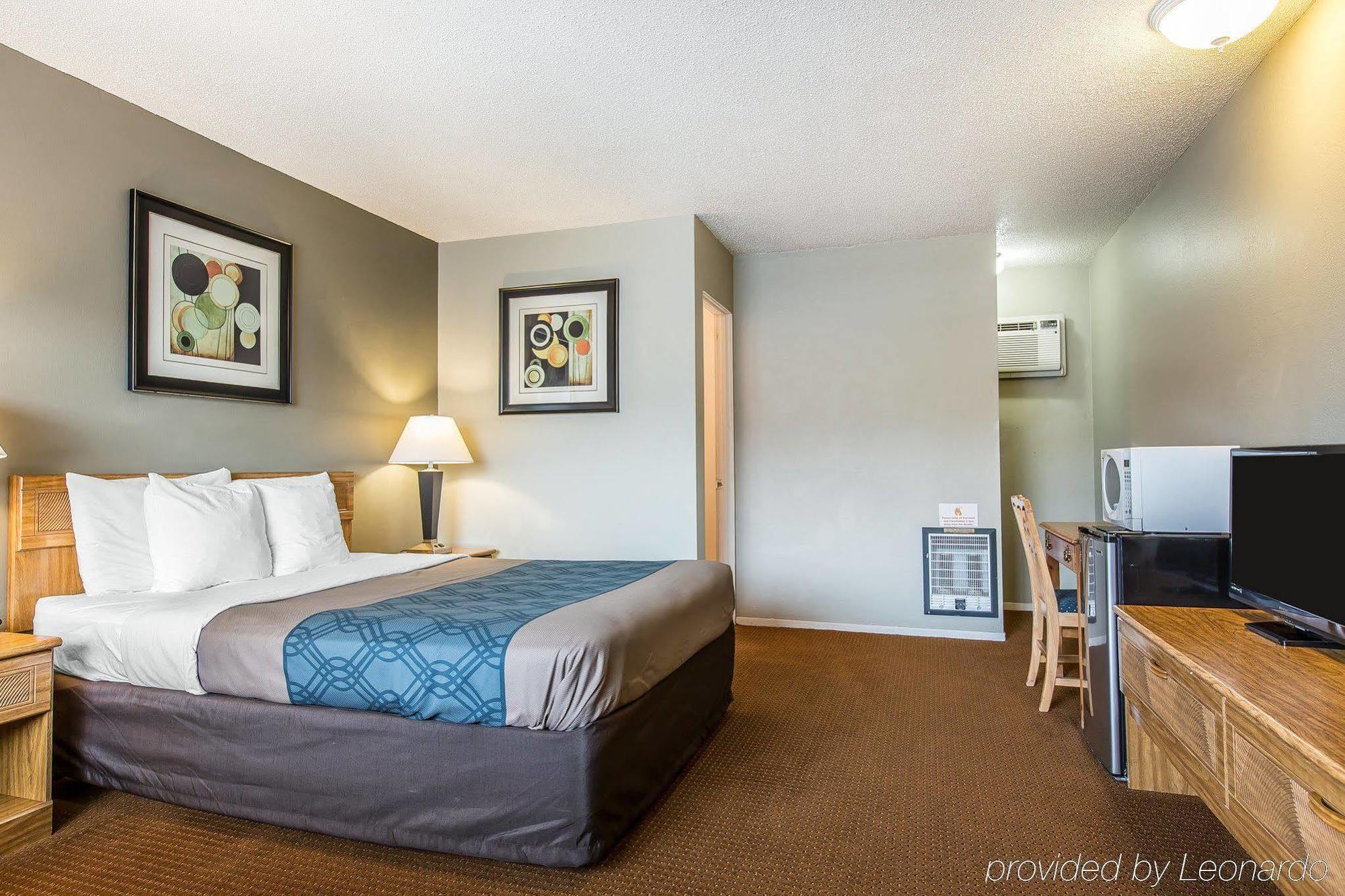 Econo Lodge Inn & Suites Yreka Eksteriør billede