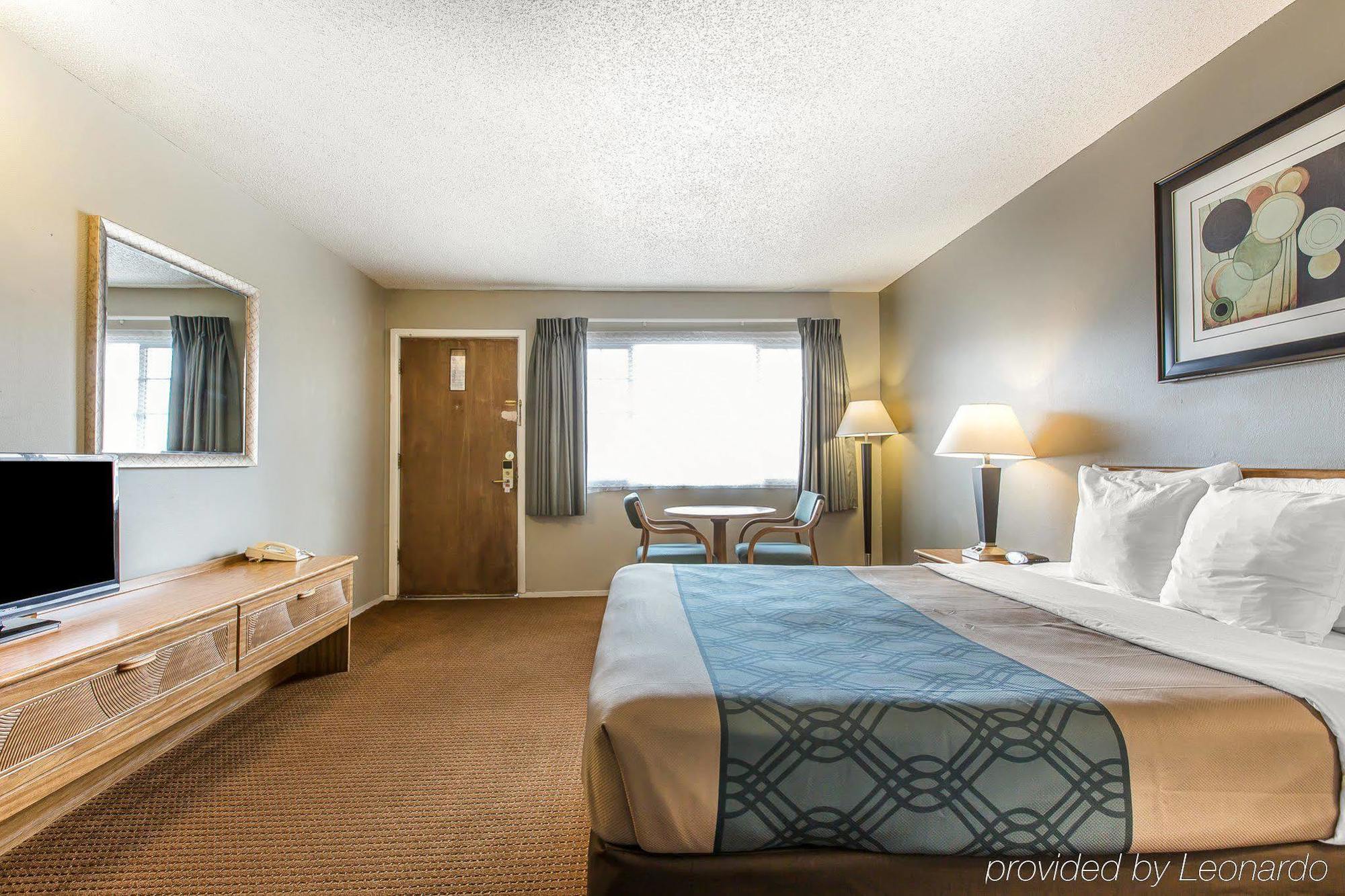 Econo Lodge Inn & Suites Yreka Eksteriør billede