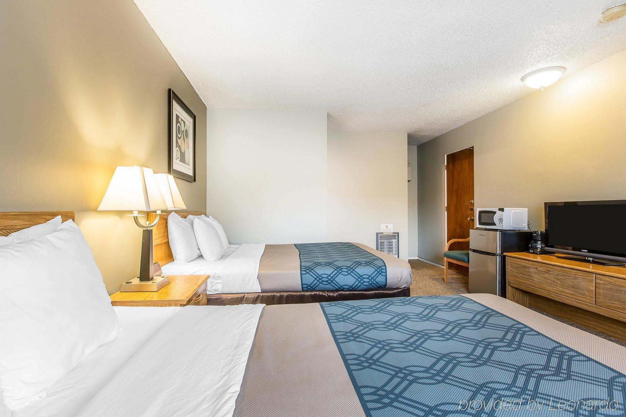 Econo Lodge Inn & Suites Yreka Eksteriør billede